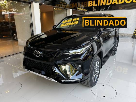TOYOTA HILUX SW4 2.8 D-4D TURBO DIESEL SRX PLATINUM 4X4 AUTOMÁTICO